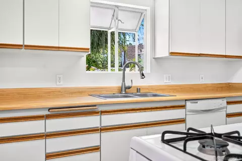 Kitchen - 13810 Tobiasson Rd, Poway, CA 92064 photo 3 of 3
