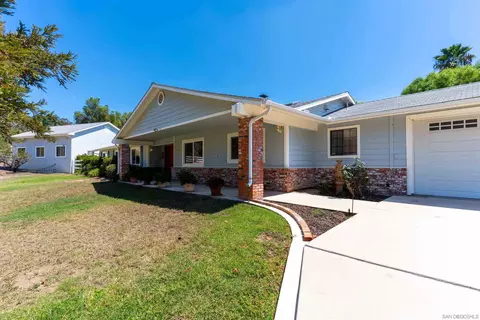 Exterior - 1044 Capra Way, Fallbrook, CA 92028 photo 7 of 10