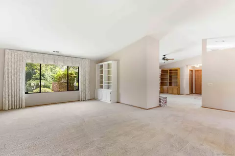 Living - 1044 Capra Way, Fallbrook, CA 92028 photo 1 of 3