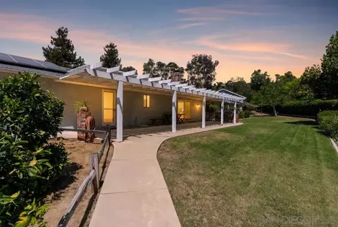 Exterior - 1044 Capra Way, Fallbrook, CA 92028 photo 10 of 10