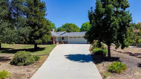 Exterior - 1044 Capra Way, Fallbrook, CA 92028 photo 9 of 10