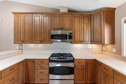 Kitchen - 1044 Capra Way, Fallbrook, CA 92028 photo 2 of 3