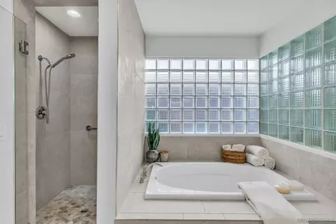 Bath - 69 Spinnaker Way, Coronado, CA 92118 photo 2 of 3