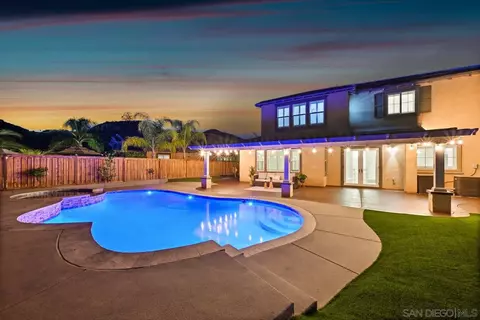 563 Chandler Ct, Escondido, CA 92027