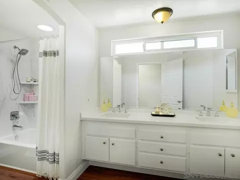 Bath - 14302 Sandown, Poway, CA 92064 photo 4 of 5