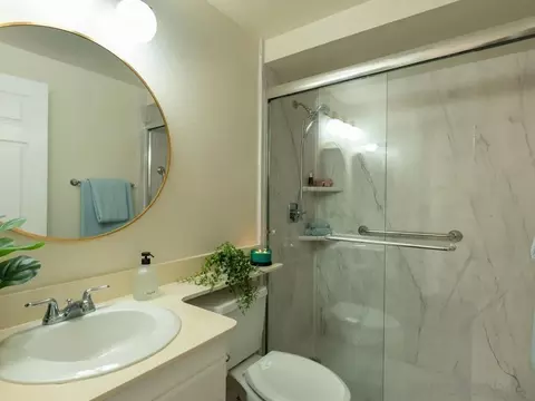 Bath - 14302 Sandown, Poway, CA 92064 photo 1 of 5