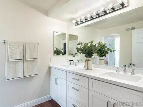 Bath - 14302 Sandown, Poway, CA 92064 photo 2 of 5