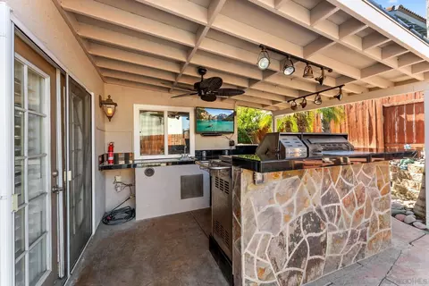 Kitchen - 10253 Paseo Park, Lakeside, CA 92040 photo 6 of 7