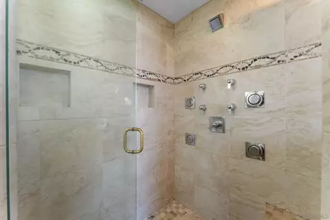 Bath - 10253 Paseo Park, Lakeside, CA 92040 photo 4 of 5