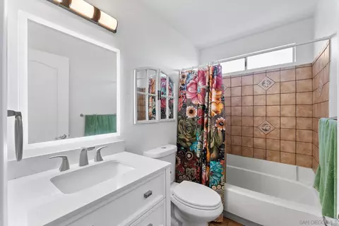 Bath - 10253 Paseo Park, Lakeside, CA 92040 photo 2 of 5