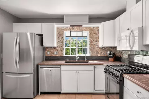 Kitchen - 534 Bruma Ct, Spring Valley, CA 91977 photo 1 of 3