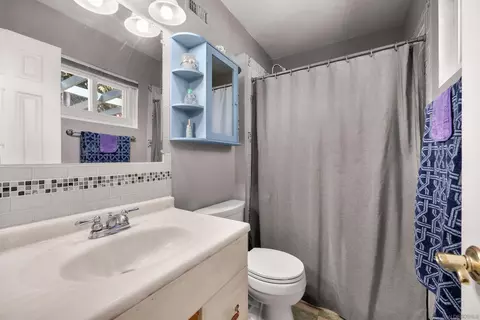 Bath - 534 Bruma Ct, Spring Valley, CA 91977 photo 1 of 2