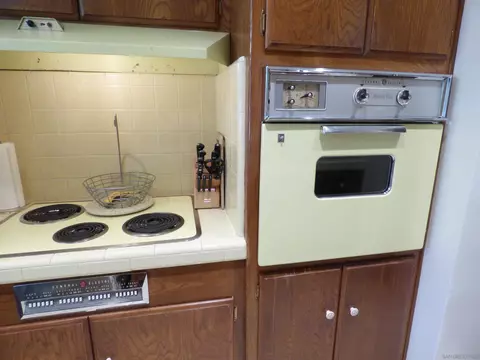 Kitchen - 2368 Torrey Pines Rd #66, La Jolla, CA 92037 photo 2 of 3