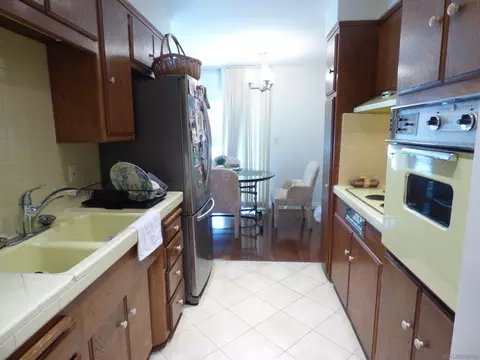 Kitchen - 2368 Torrey Pines Rd #66, La Jolla, CA 92037 photo 3 of 3