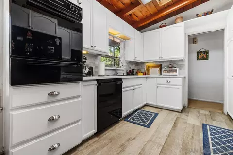 Kitchen - 11355 Eucalyptus Hls, Lakeside, CA 92040 photo 1 of 3
