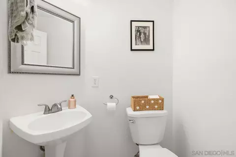 Bath - 382 Carmel Creeper Pl, Encinitas, CA 92024 photo 1 of 5