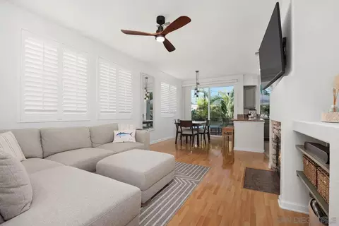 Living - 382 Carmel Creeper Pl, Encinitas, CA 92024 photo 1 of 2