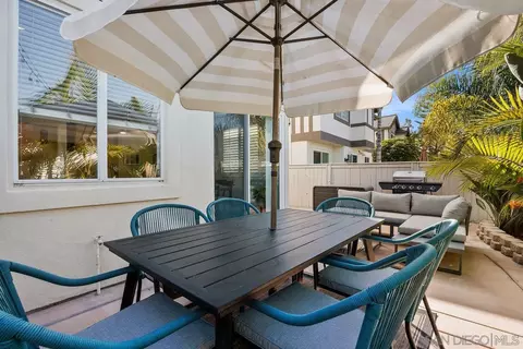 Exterior - 382 Carmel Creeper Pl, Encinitas, CA 92024 photo 6 of 11
