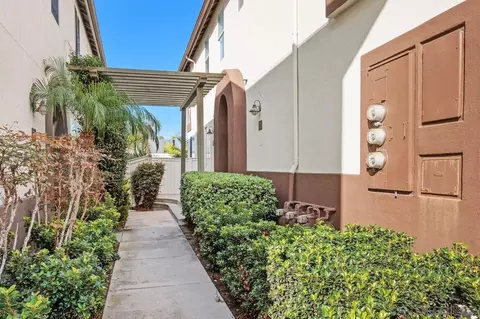 Exterior - 382 Carmel Creeper Pl, Encinitas, CA 92024 photo 3 of 11