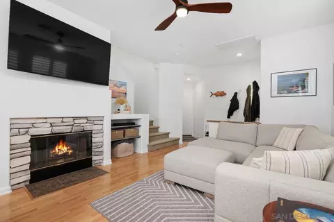 Living - 382 Carmel Creeper Pl, Encinitas, CA 92024 photo 2 of 2