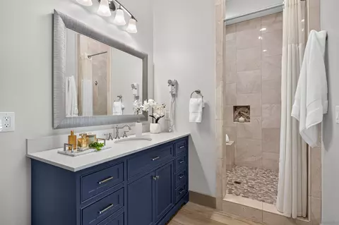 Bath - 11888 Rancho Heights Rd, Pala, CA 92059 photo 4 of 6