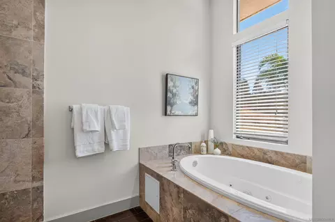 Bath - 11888 Rancho Heights Rd, Pala, CA 92059 photo 3 of 6