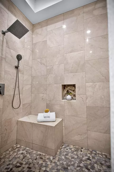 Bath - 11888 Rancho Heights Rd, Pala, CA 92059 photo 5 of 6