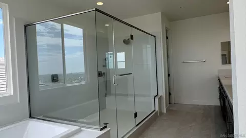 Bath - 7795 La Mesa Summit Dr, La Mesa, CA 91941 photo 2 of 4