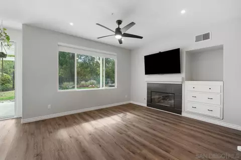 Living - 2201 Orange Grove Pl, Escondido, CA 92027 photo 4 of 10