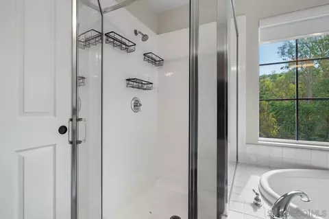 Bath - 2201 Orange Grove Pl, Escondido, CA 92027 photo 5 of 10