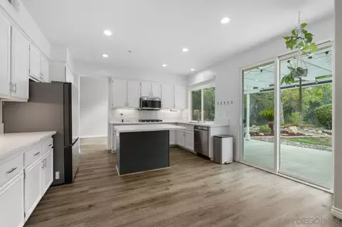 Kitchen - 2201 Orange Grove Pl, Escondido, CA 92027 photo 11 of 12