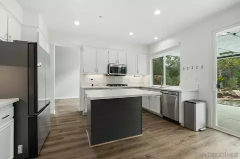 Kitchen - 2201 Orange Grove Pl, Escondido, CA 92027 photo 5 of 12