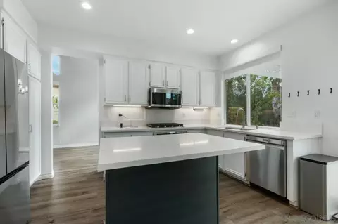 Kitchen - 2201 Orange Grove Pl, Escondido, CA 92027 photo 6 of 12