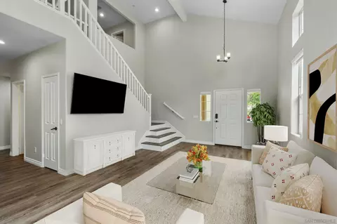 Living - 2201 Orange Grove Pl, Escondido, CA 92027 photo 2 of 10