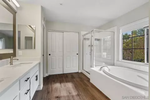 Bath - 2201 Orange Grove Pl, Escondido, CA 92027 photo 2 of 10