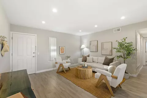 Living - 522 Calle Montecito #114, Oceanside, CA 92057 photo 2 of 3