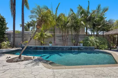 Exterior - 1431 Kurtz St, Oceanside, CA 92054 photo 4 of 8