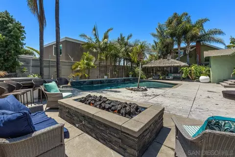 Exterior - 1431 Kurtz St, Oceanside, CA 92054 photo 3 of 8