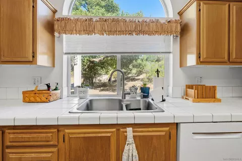 Kitchen - 39506 S Clement St, Boulevard, CA 91905 photo 4 of 4