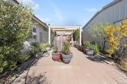 Exterior - 39506 S Clement St, Boulevard, CA 91905 photo 4 of 10