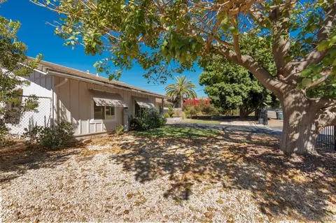 Exterior - 1242 Hillcrest Ln, Fallbrook, CA 92028 photo 4 of 19