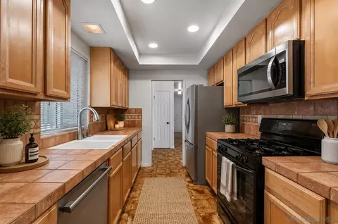 Kitchen - 1242 Hillcrest Ln, Fallbrook, CA 92028 photo 2 of 3