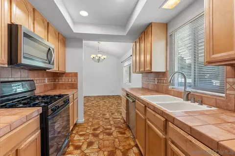 Kitchen - 1242 Hillcrest Ln, Fallbrook, CA 92028 photo 3 of 3
