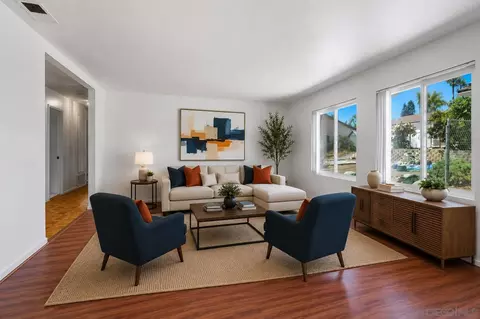 Living - 1242 Hillcrest Ln, Fallbrook, CA 92028 photo 2 of 4