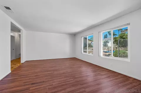 Living - 1242 Hillcrest Ln, Fallbrook, CA 92028 photo 1 of 4