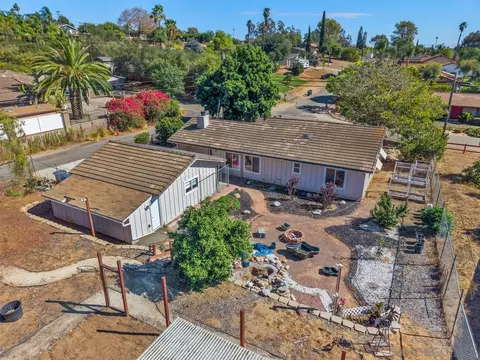 Exterior - 1242 Hillcrest Ln, Fallbrook, CA 92028 photo 2 of 19