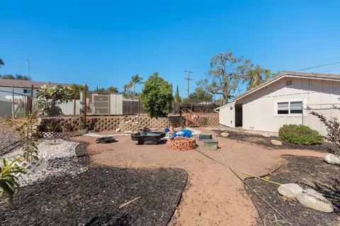 Exterior - 1242 Hillcrest Ln, Fallbrook, CA 92028 photo 11 of 19