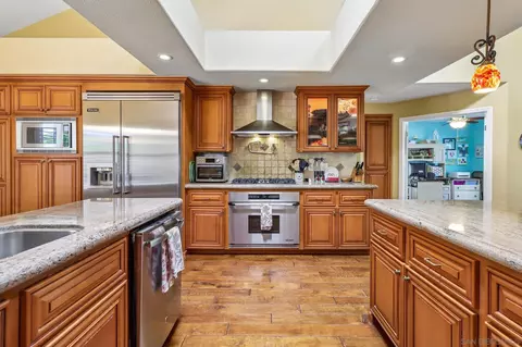 Kitchen - 9086 Hunter Pass, Alpine, CA 91901 photo 3 of 6