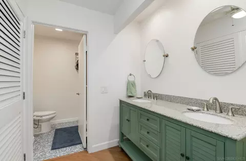Bath - 4701 Date Ave #423, La Mesa, CA 91942 photo 1 of 2