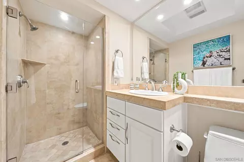 Bath - 25 The Pt, Coronado, CA 92118 photo 5 of 5